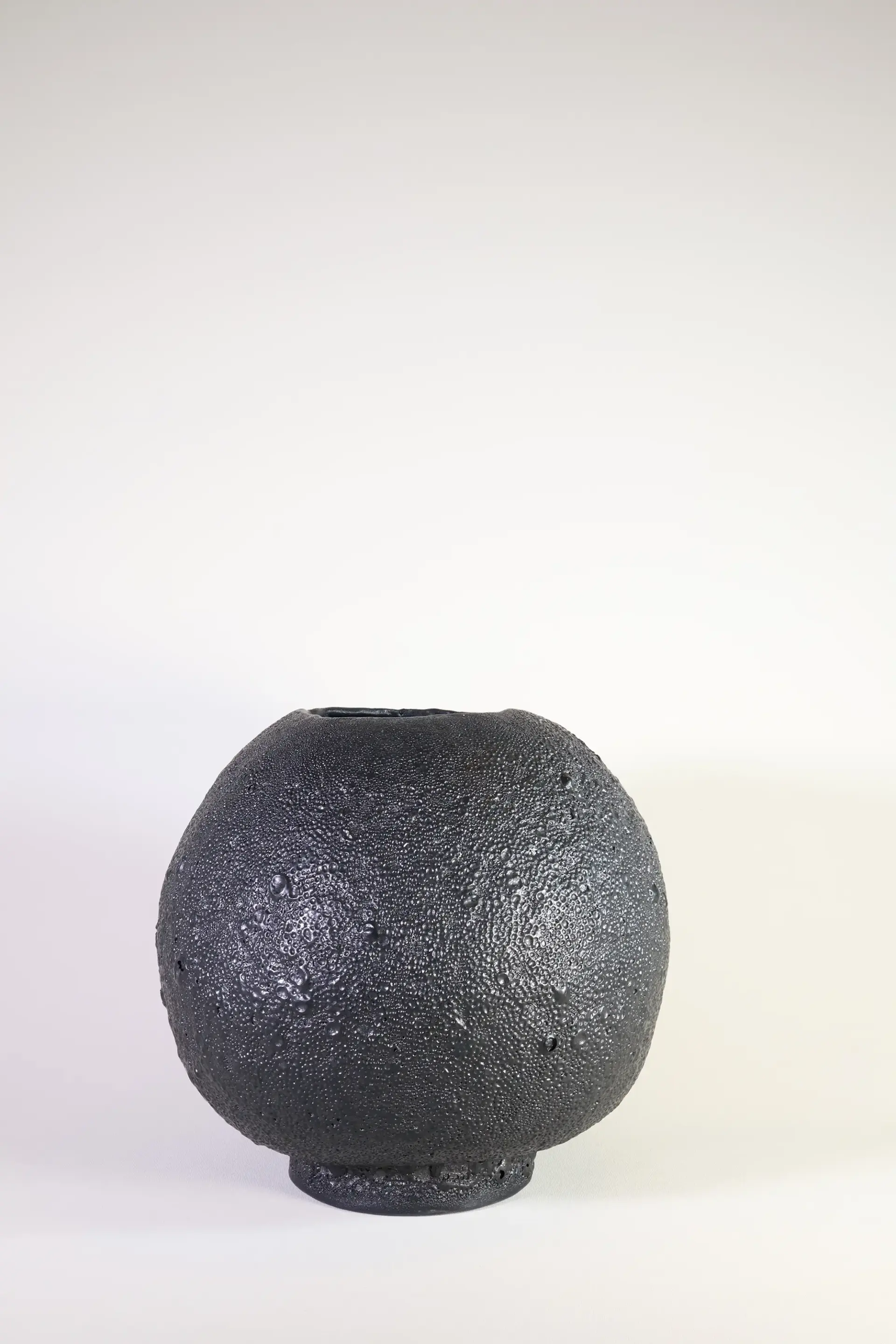 Moonjar Magma, Stoneware, 28 x25 cm