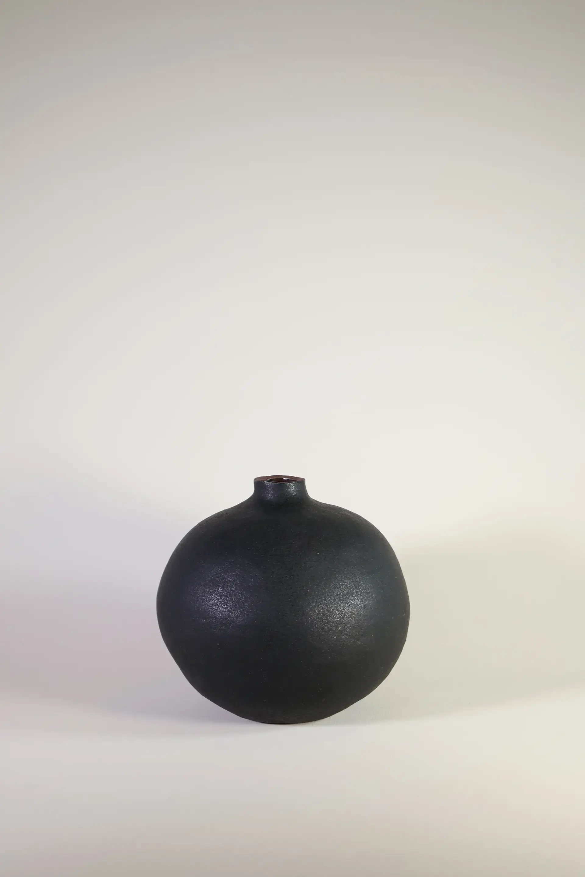 Vase Ogma, Stoneware, 23 x 21 cm